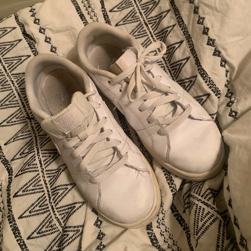 Nike Court Royals 2 Sneakers